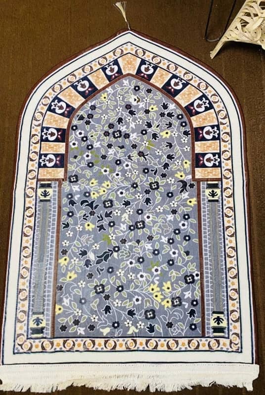 Turkish style prayer mat 3