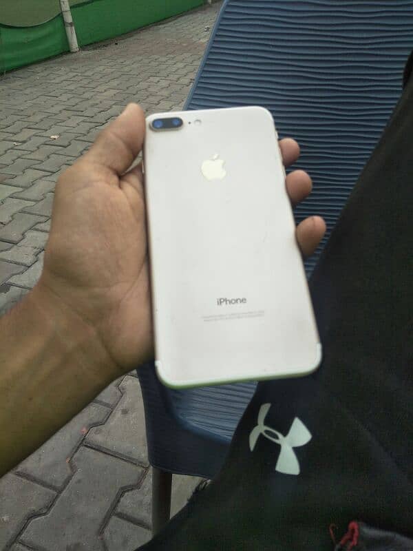 Iphone 7 plus 128gb pta proved 4