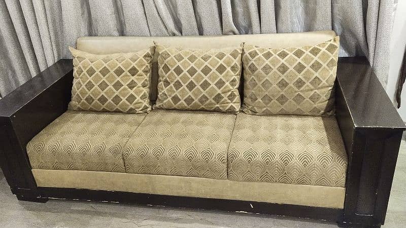 5 seater sofa set. 9