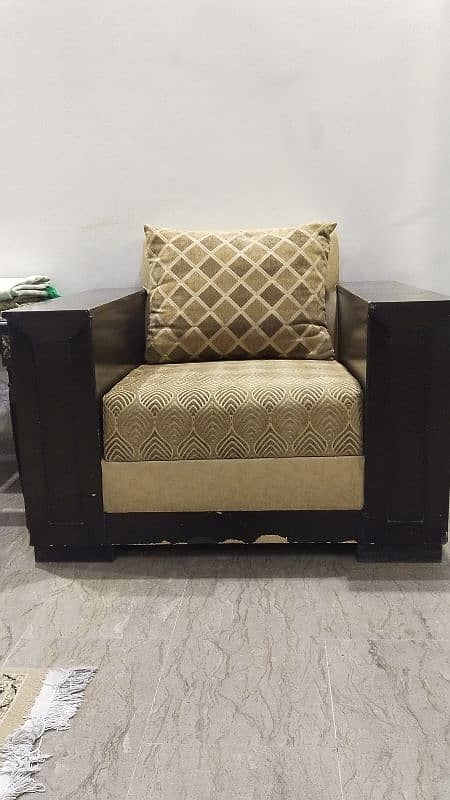 5 seater sofa set. 10