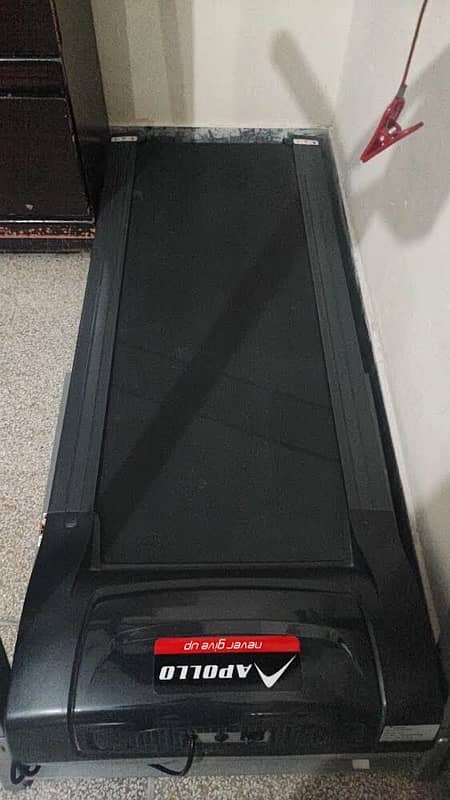 Apollo Air 06i Treadmill with Auto Incline for Sale in best condition 3