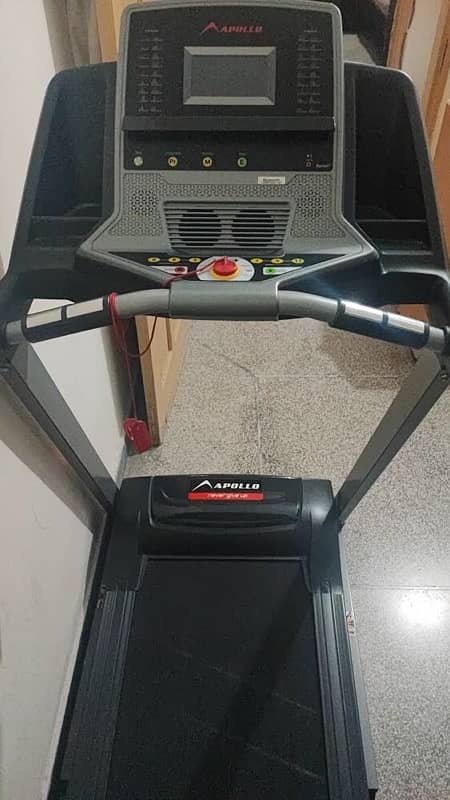 Apollo Air 06i Treadmill with Auto Incline for Sale in best condition 4