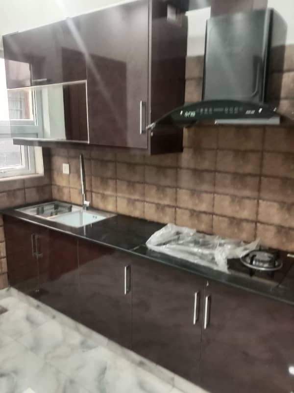 1 Kanal Brand-New House For Rent 13