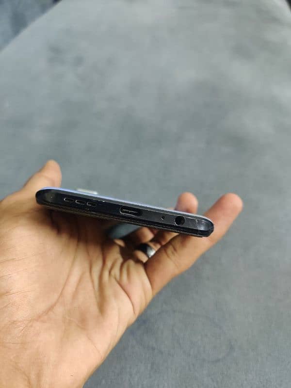 Vivo V20 SE 4