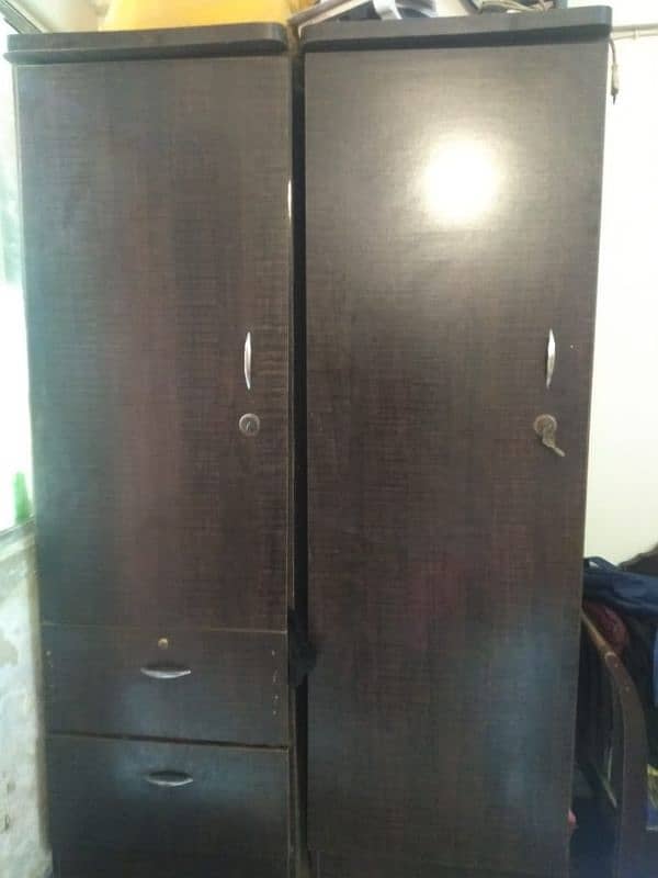 2 door almari vood condition 0