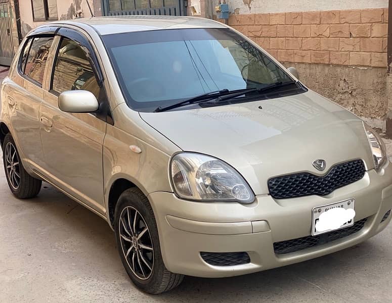 Toyota Vitz 2004 3