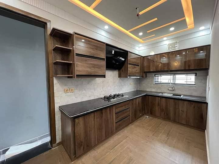 10 Marla Brand New Luxury Upper Portion For Rent In CHAMBELLI BLOCK Bahria Town Lahore 4