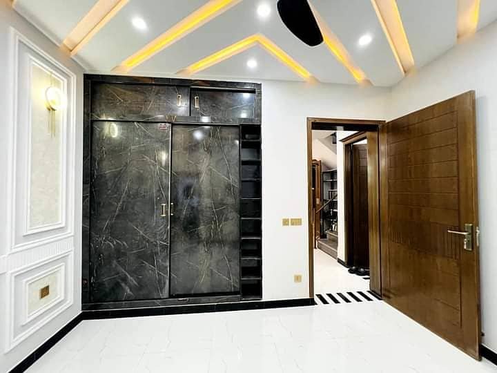 10 Marla Brand New Luxury Upper Portion For Rent In CHAMBELLI BLOCK Bahria Town Lahore 11