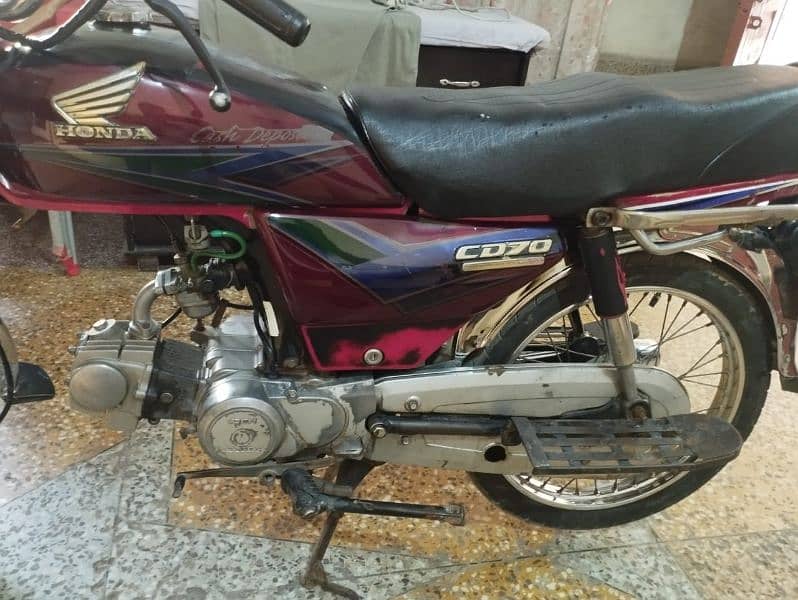 honda cd 70 bike vehari ka nomber kamaila Availabl. . 03217520723. . 0