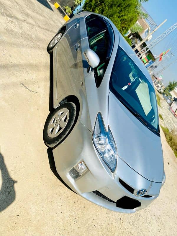 Toyota Prius 2011 1