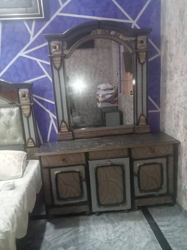 bed side table or dressing table. 5