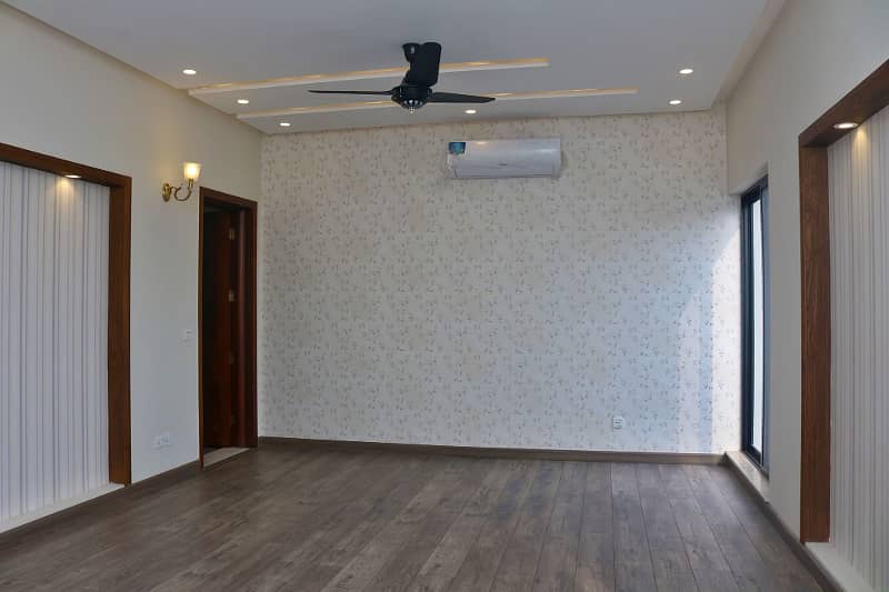 01 Kanal Like Brand New Bungalow Upper Portion For Rent In DHA Phase-5 Near To Park 10