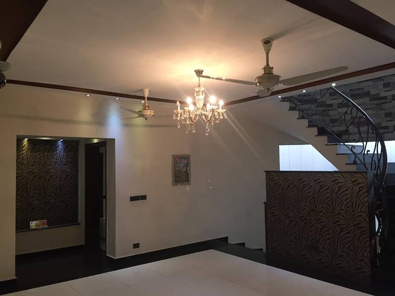 01 Kanal Like Brand New Bungalow Upper Portion For Rent In DHA Phase-5 Near To Park 11