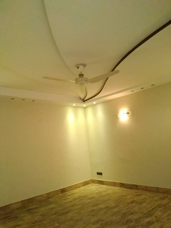 01 Kanal Like Brand New Bungalow Upper Portion For Rent In DHA Phase-5 Near To Park 18