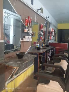 Man Saloon for sale 0