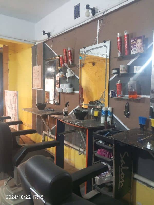 Man Saloon for sale 4