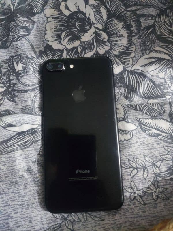 iPhone 7 Plus Bypass 128 Gb In Black Colour 1