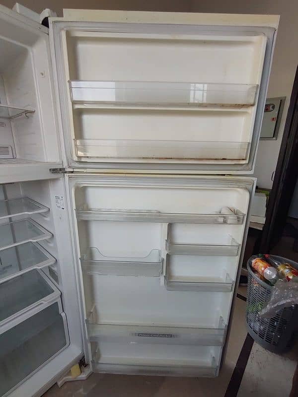 hithaci inverter refrigerator 9