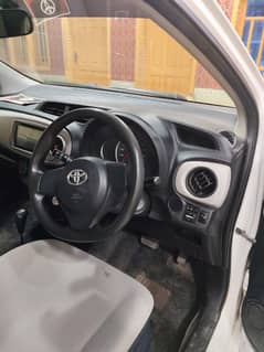 Toyota Vitz 2015