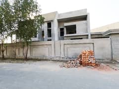 School Hospital Bakery I T Office Showroom Ideal Prime Location 5 Kanal Building Available In Valencia Block B Main 150 Feet Road Lahore Dubble Side Open All Construction Services Available