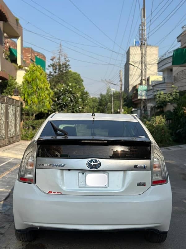 Toyota Prius 2013 PHV 2