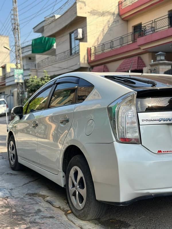 Toyota Prius 2013 PHV 7