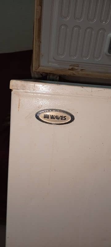 Waves Double Door D Fridge in good condition 2