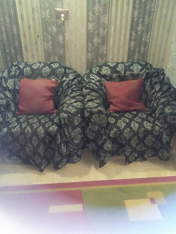 5 seater sofa set with covers 0