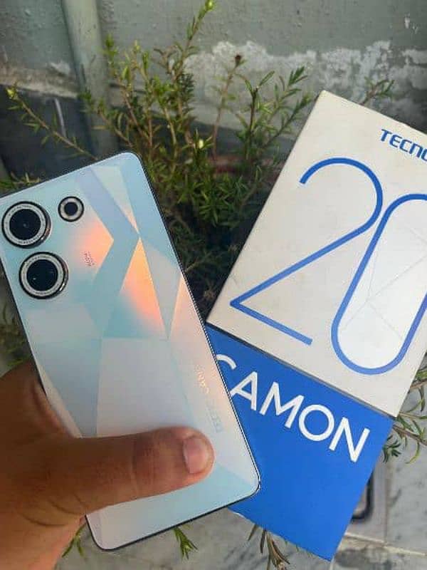 Tecno cammon 20 8+4/256 complete box 0