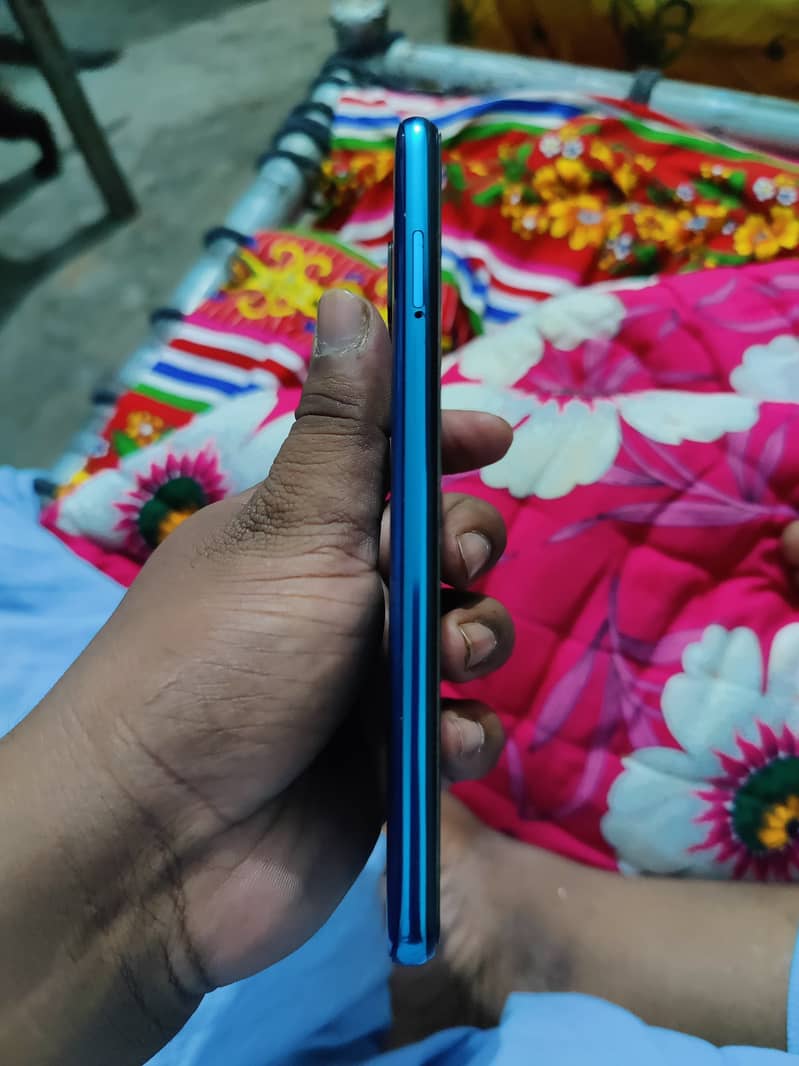 redmi note 9s 6-128 complete box all okay urgent sale 4