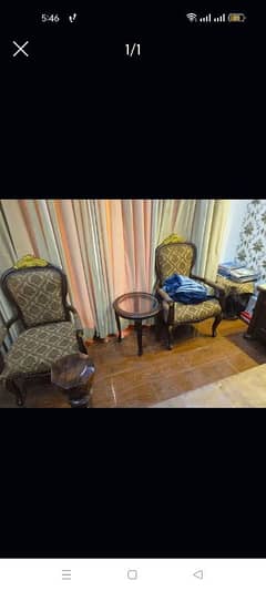 Chinoti Chairs with table