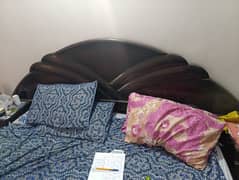 king size bed with mattress fridge. all in good condition. 03016668806