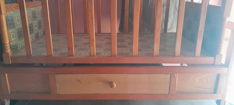 baby cot slight used 0