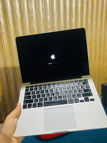 MacBook Pro 2014 . Cori 5.8 GB Ram 256 SSD Drive 2