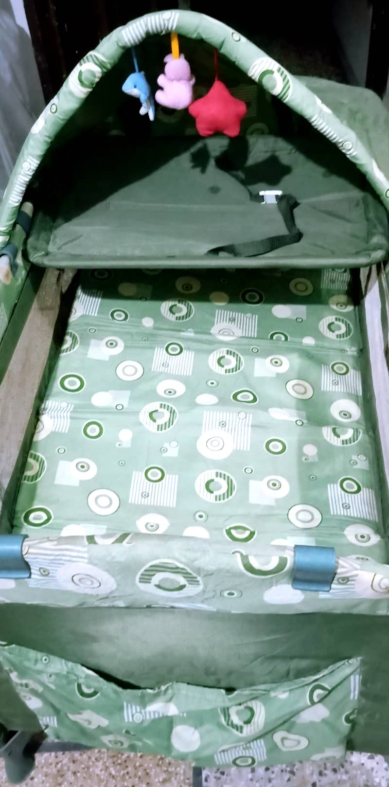 Baby playpen / cot 1