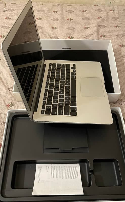 macbook air 13 inch- 2