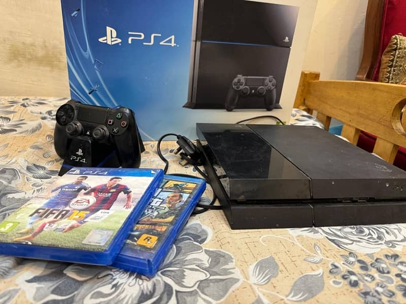 ps4slim 500GB only one month used with controller 1