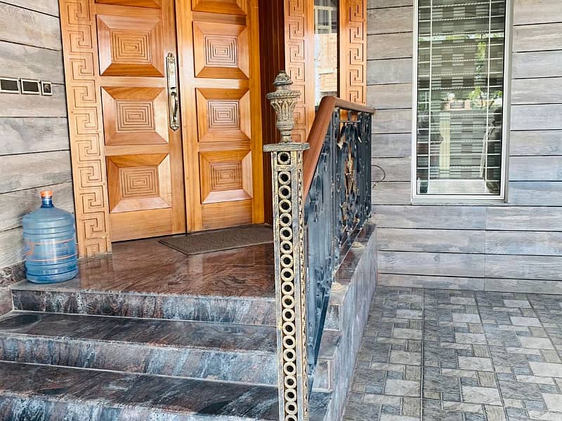 1 Kanal House with Basement available For sale In Ex AIR AVENUE View Lahore 7