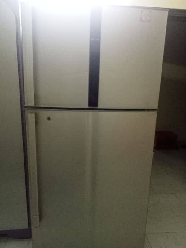 Hitachi no frost fridge 0