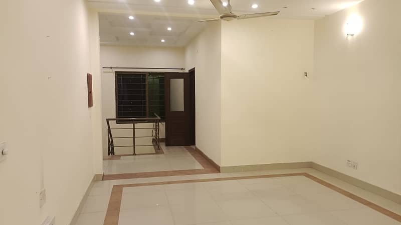 Like new knaal 2bed upper portion for rent in suigas society 10