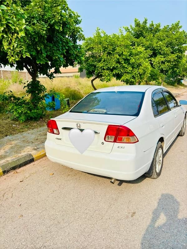 Honda civic exi 2004 lush condition 1