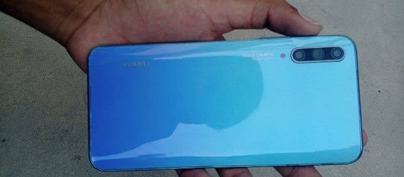 Huawei y9s pop up camera new condition ma ha with box 7