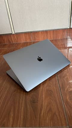 MacBook pro 2019, 16"inch (16/512 SSD_Graphic card 4GB)