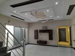 10.5Marla New House For Rent In Khalid Block Rehman Villas