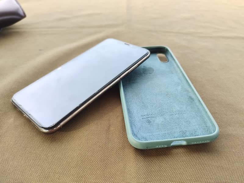 Apple Iphone XS Max 256 GB 9