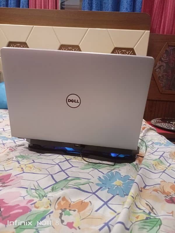 Dell i7 6th generation with 4 gb and m335 graphics card with touch 4