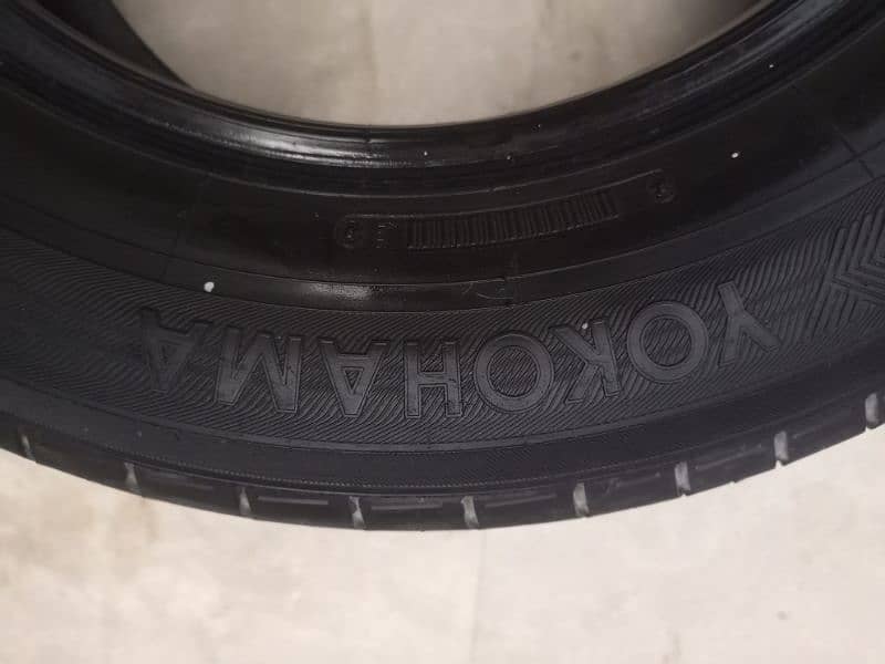 Yokohama tubeless tyre size 205/65 R15 like Corolla city civic Suzuki 1