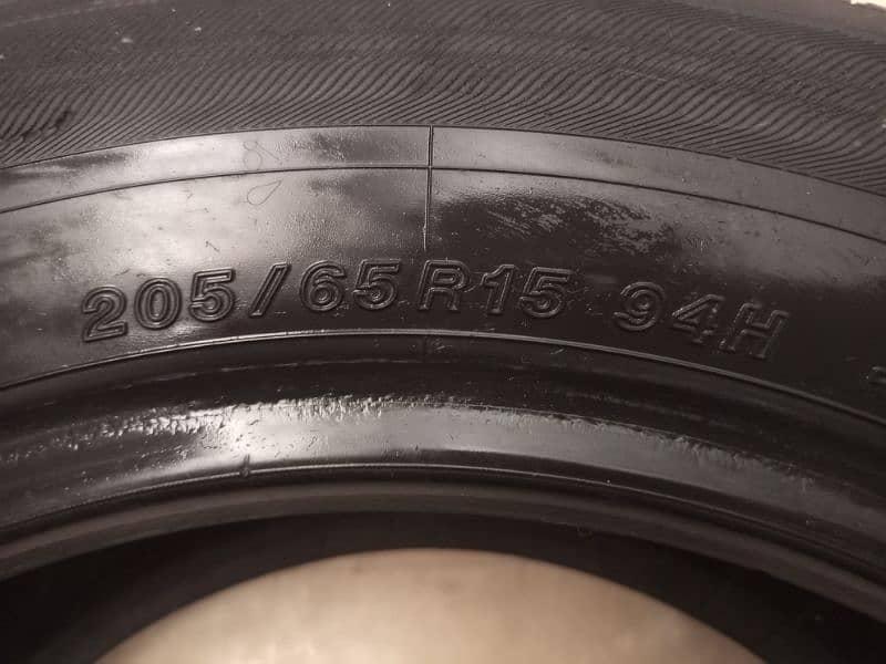 Yokohama tubeless tyre size 205/65 R15 like Corolla city civic Suzuki 5