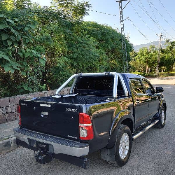 Toyota Hilux Invincible 2012 5