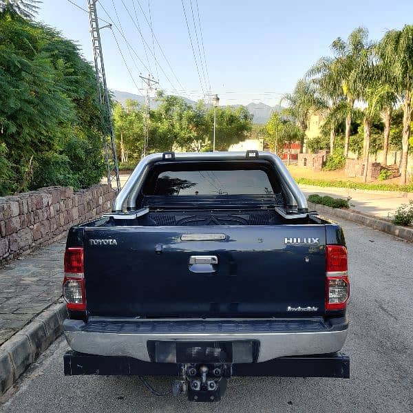 Toyota Hilux Invincible 2012 6